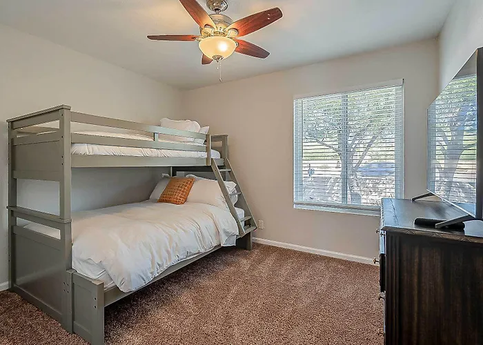 Dom wakacyjny Adobe W/ Backyard Oasis! Scottsdale