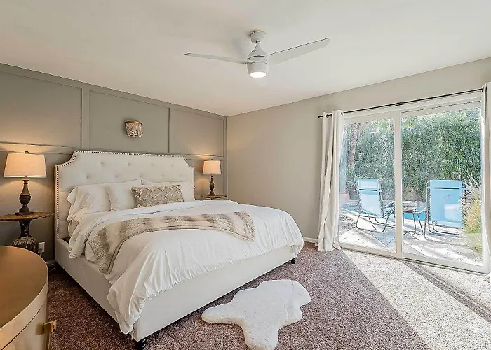 Adobe W/ Backyard Oasis! Scottsdale
