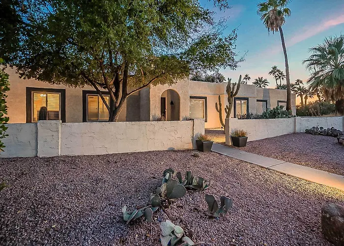 Adobe W/ Backyard Oasis! Scottsdale